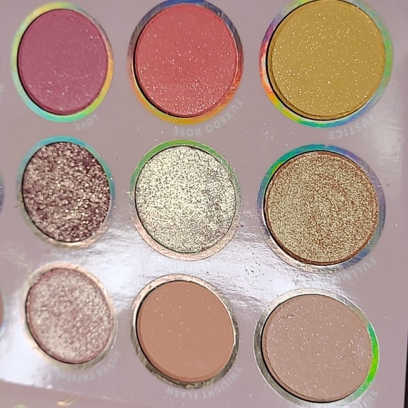 Colourpop x Sailor Moon eyeshadow face palette - Picture 6 of 13